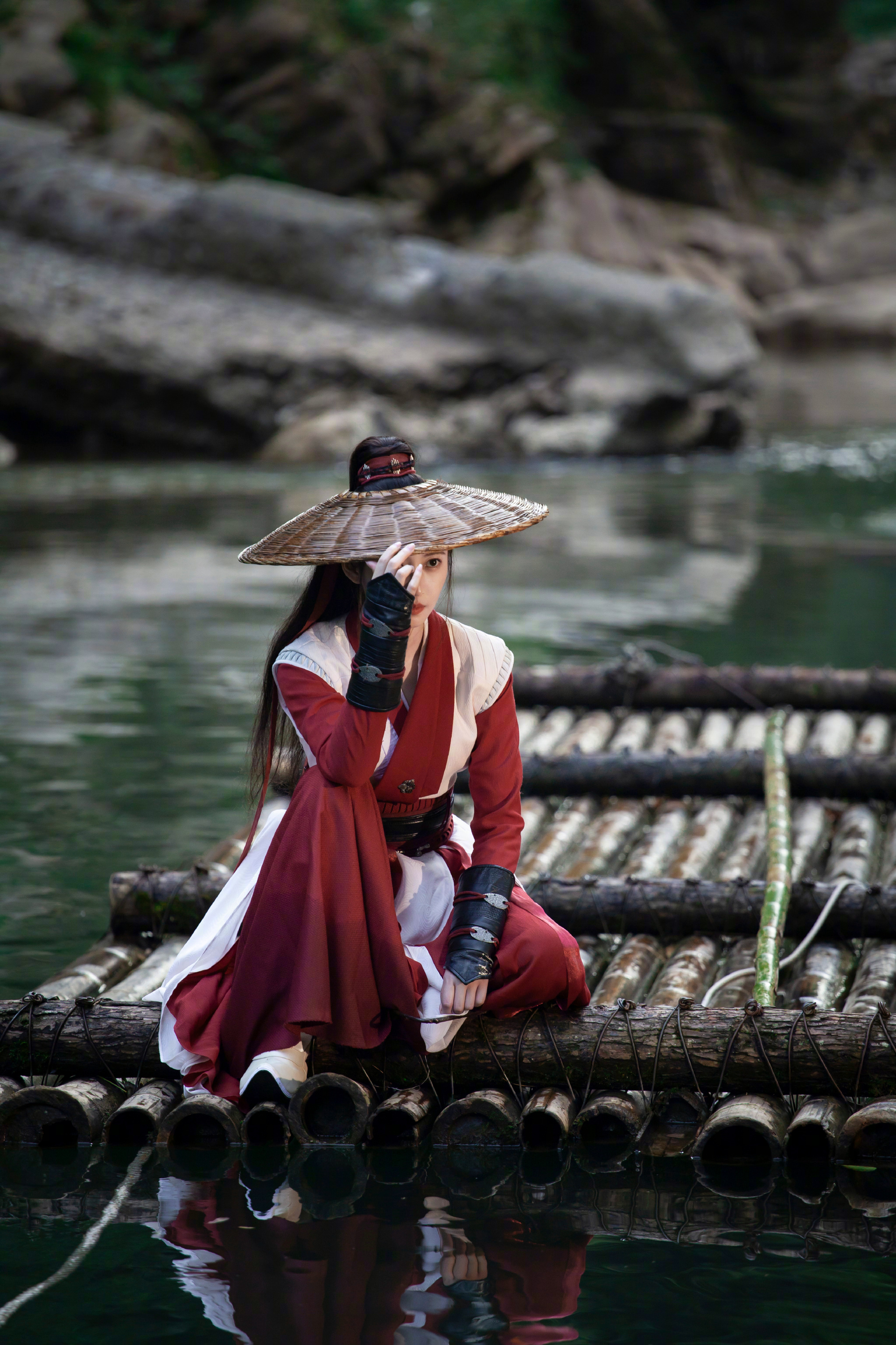 这是她工作室最新晒出的一组陈钰琪古装美图