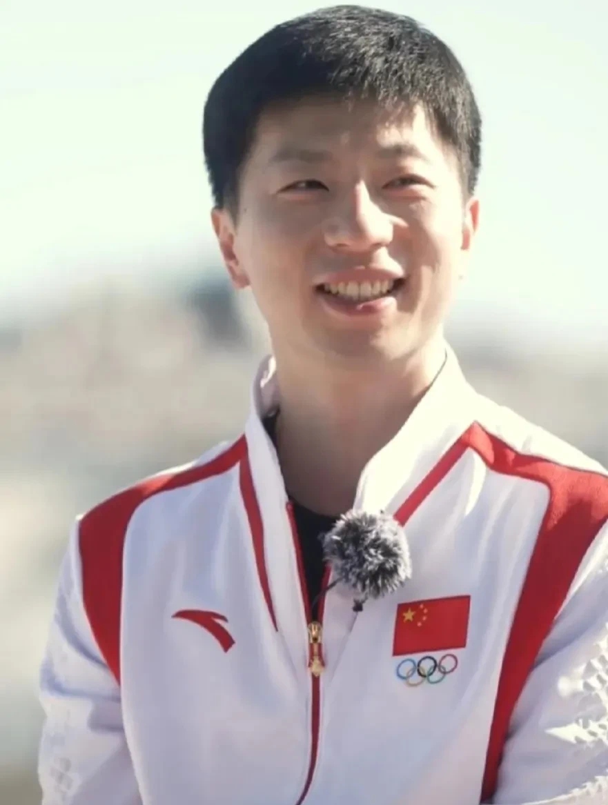 马龙想了想,笑着说:"我肯定去洛杉矶,但不当运动员了,或许去做饭.