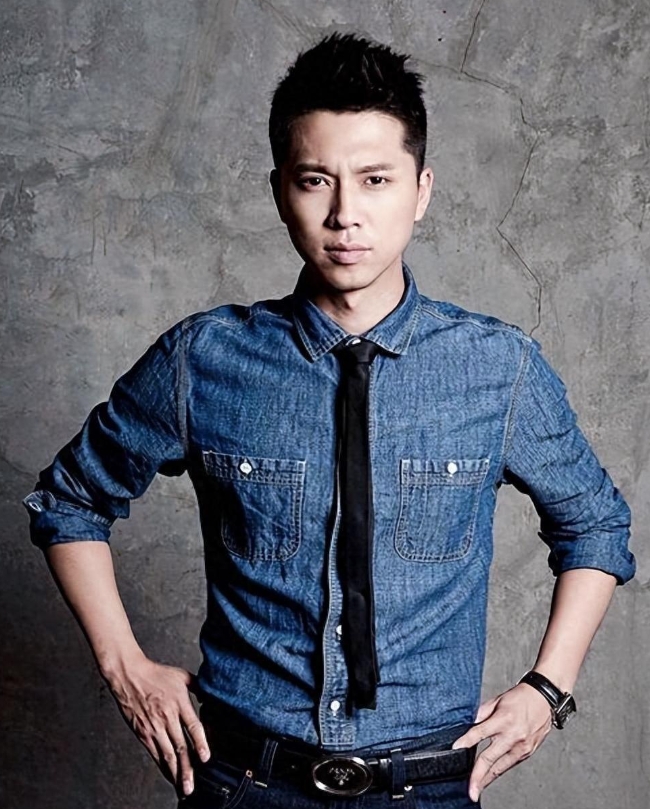 王雷"戏霸"事件引发广泛关注和热议.