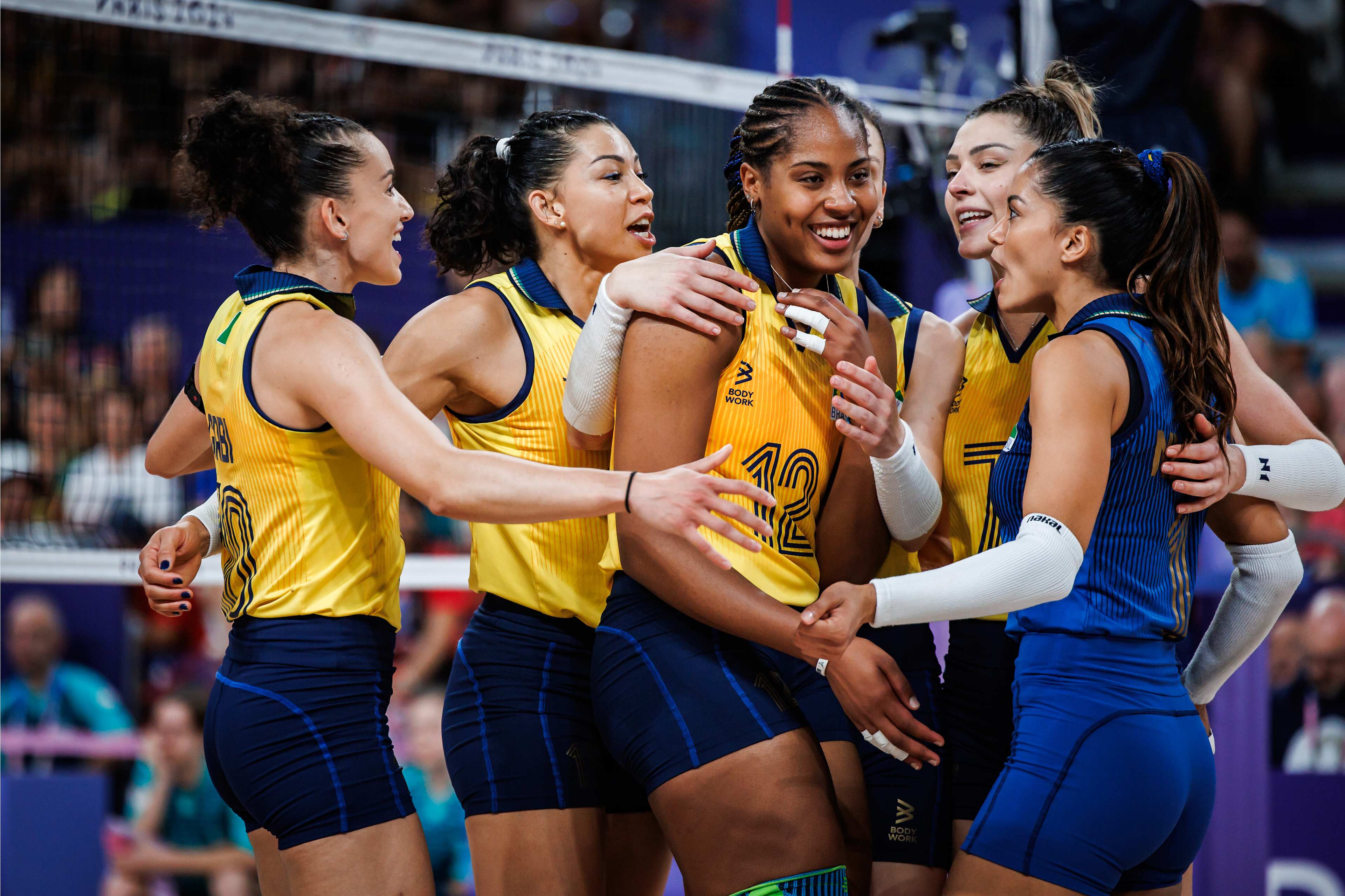 【巴西女排3:0多米尼加晋级四强】