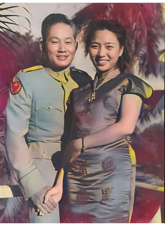 一天,孙立人回家,正要上床睡觉,掀开被子,发现小护士张美英躺在他的