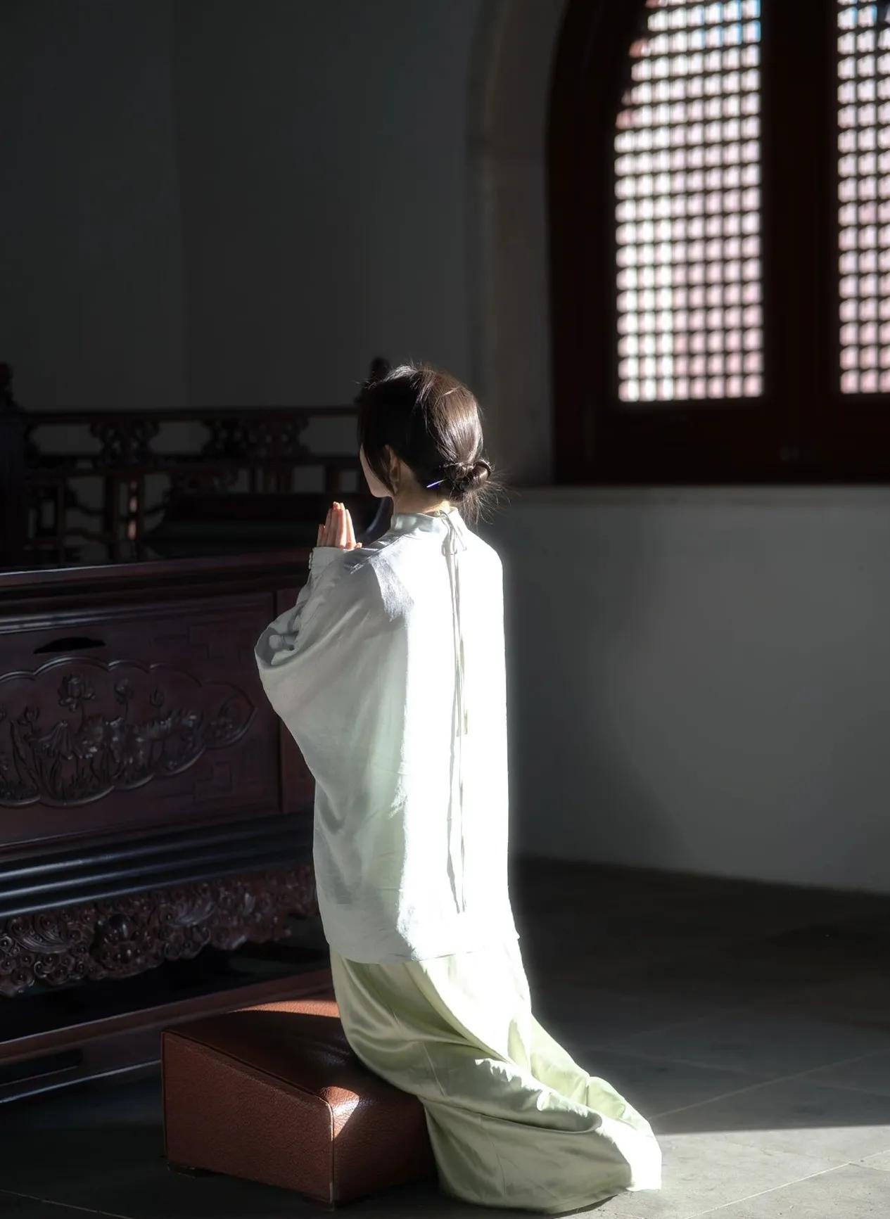 去年一位河北的女士来找我,她和丈夫结婚九年,有个儿子刚上初中