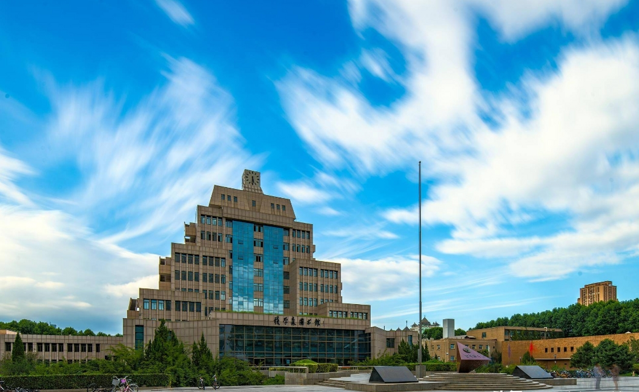 西安交通大学的10大王牌专业: 第1,电气工程及其自动化 第2,能源与