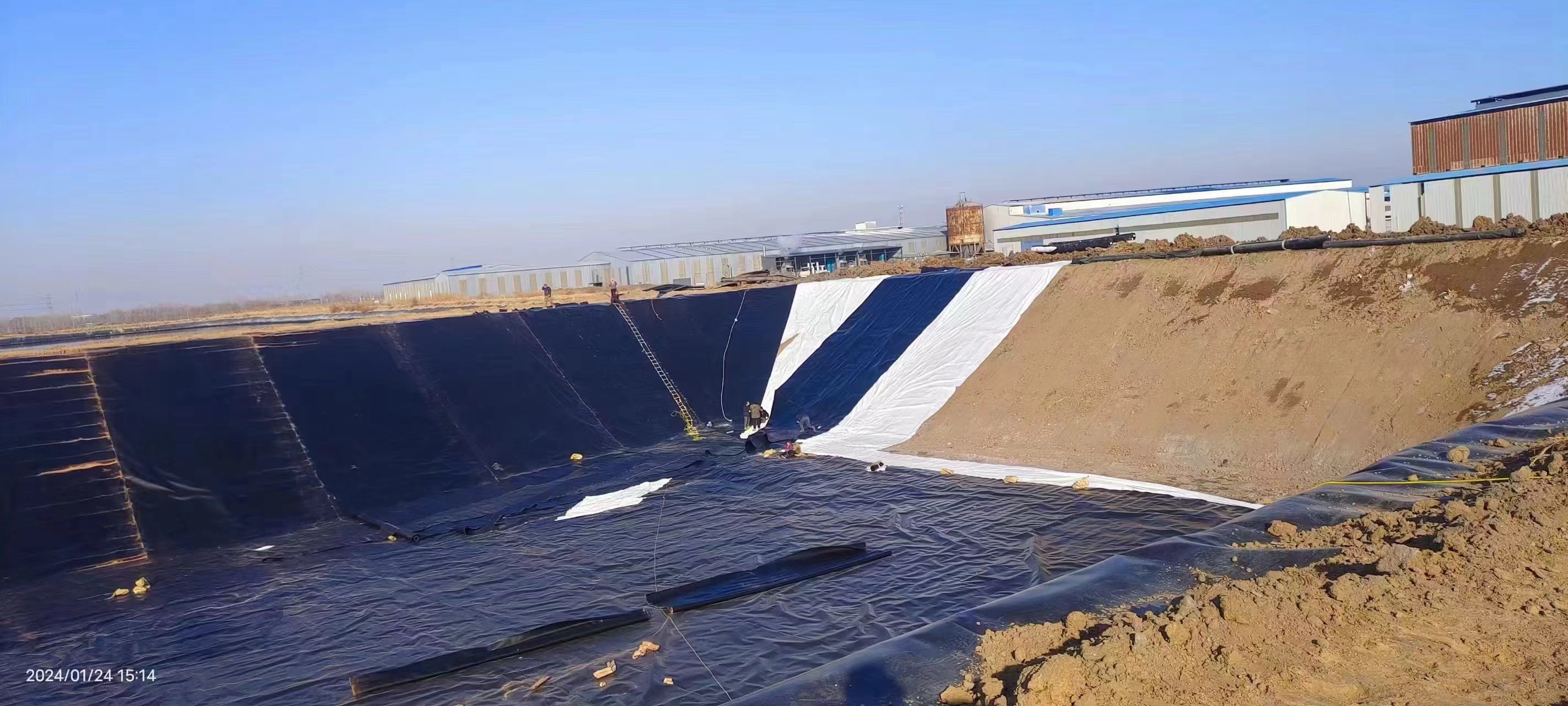 焊接前要清洁搭接部位,确保无灰尘,水汽等杂质