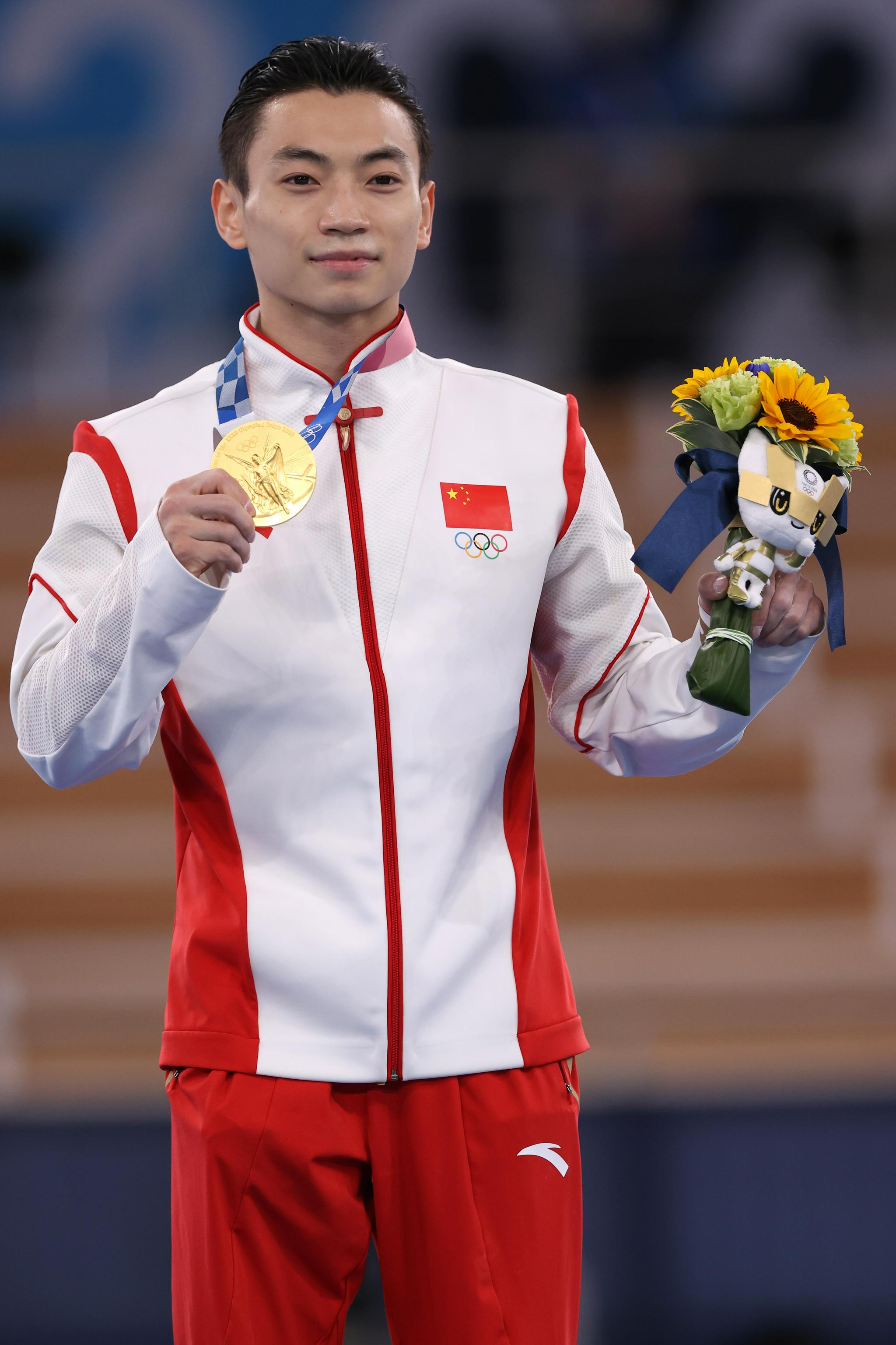 第21金,邹敬园夺得巴黎奥运会体操男子双杠金牌,得分为16.200分