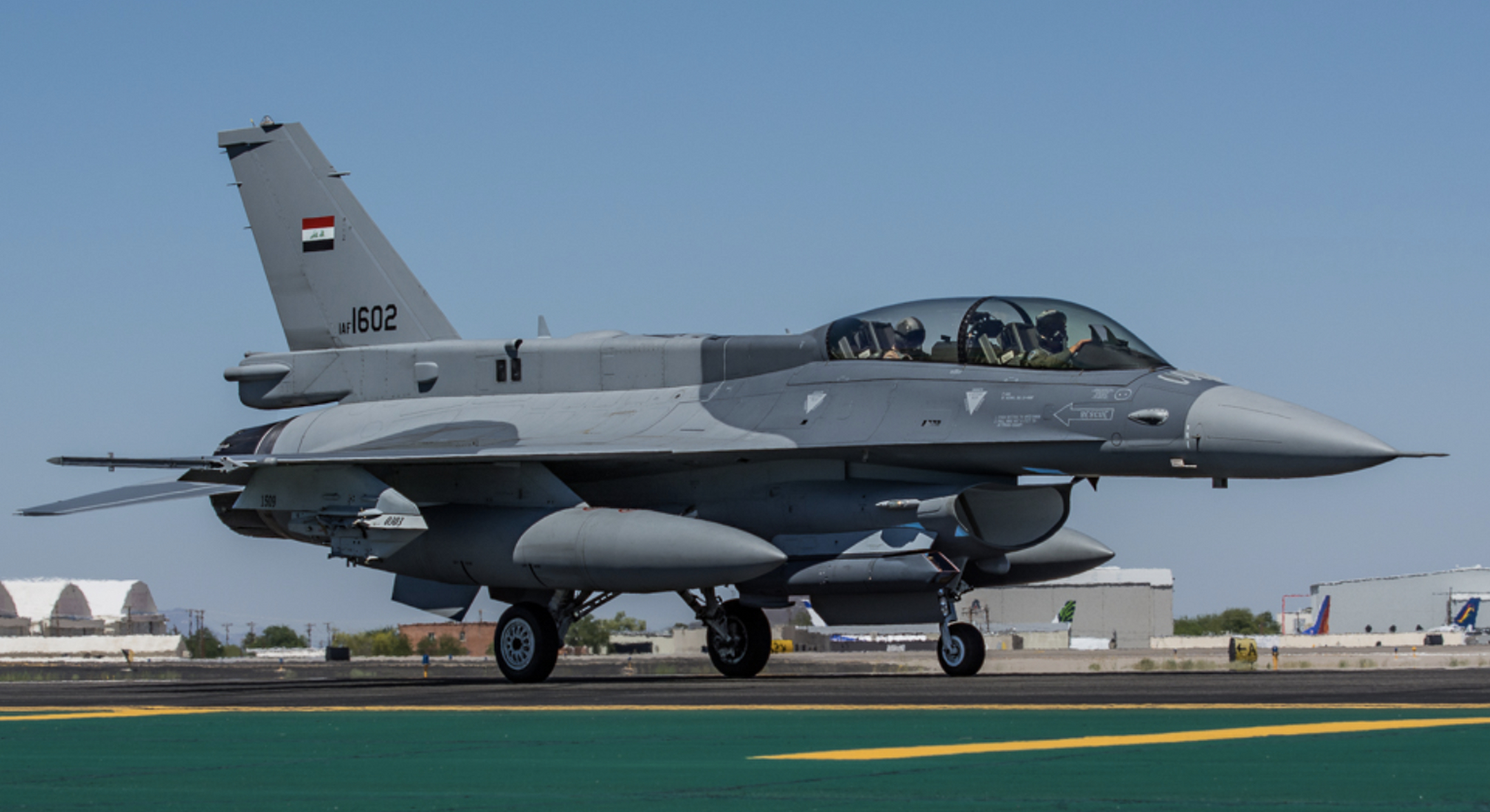 大约10年前,伊拉克空军开始陆续装备36架f-16iq战斗机,这批战斗机平台