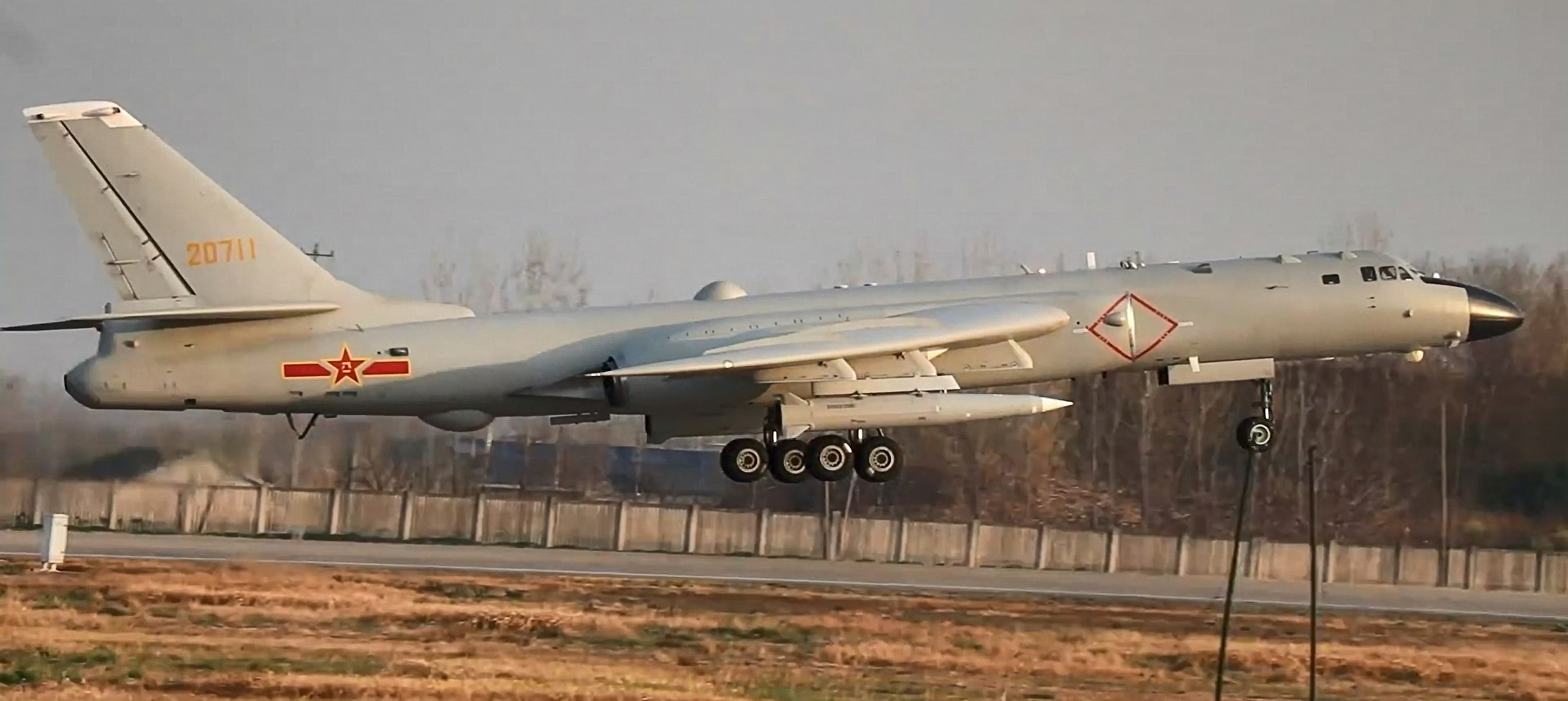 6k轰炸机装备的空地-21高超音速空对地导弹,这几年这型