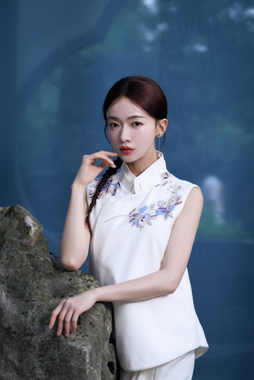 吴谨言中式旗袍穿搭,哇哦好美! 67独具韵味,优雅生动,绽放旖旎华光.