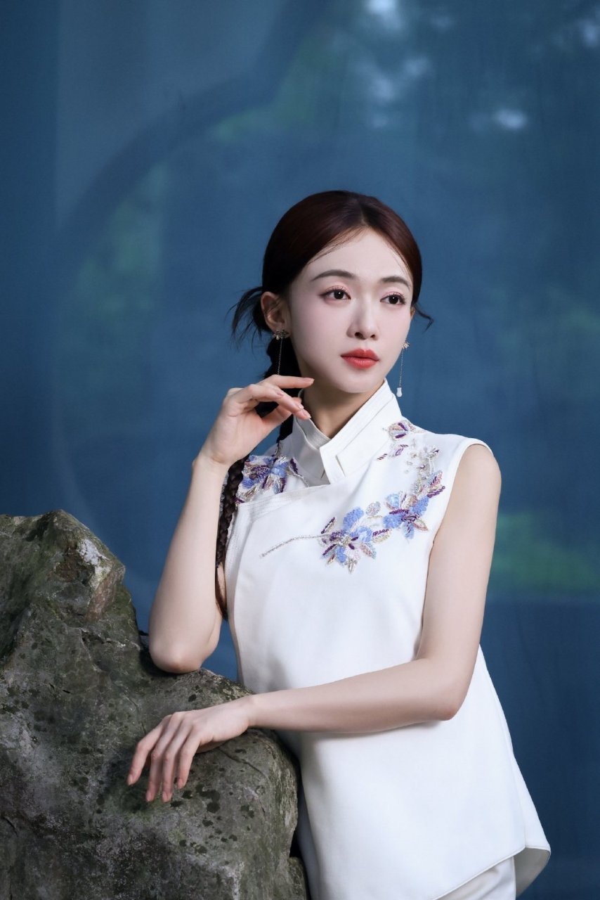 吴谨言中式旗袍穿搭,哇哦好美! 67独具韵味,优雅生动,绽放旖旎华光.