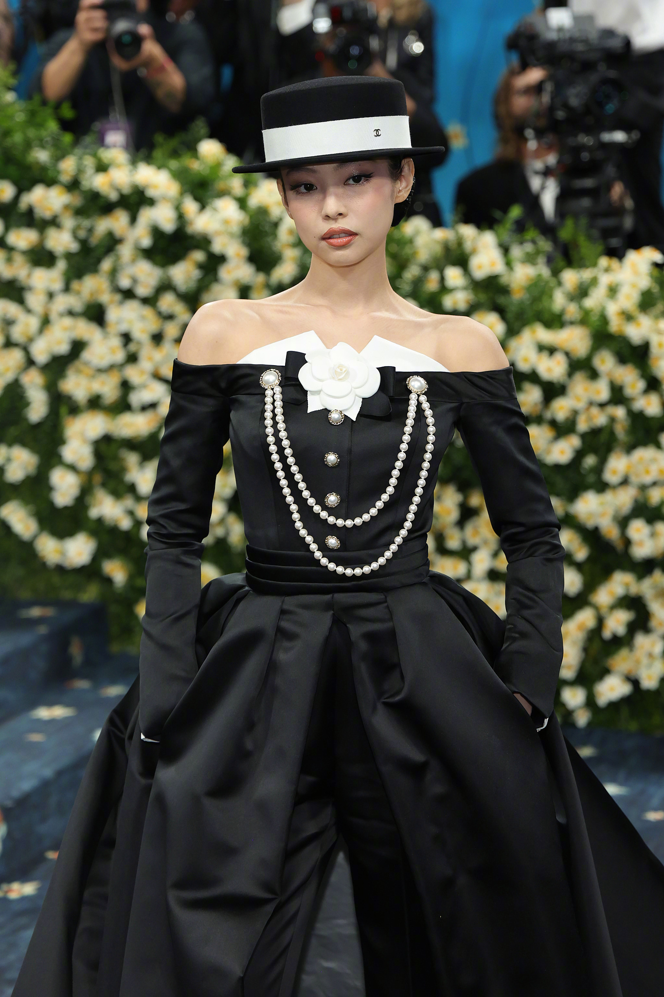 这是jennie 金珍妮第三次亮相 met gala 红毯