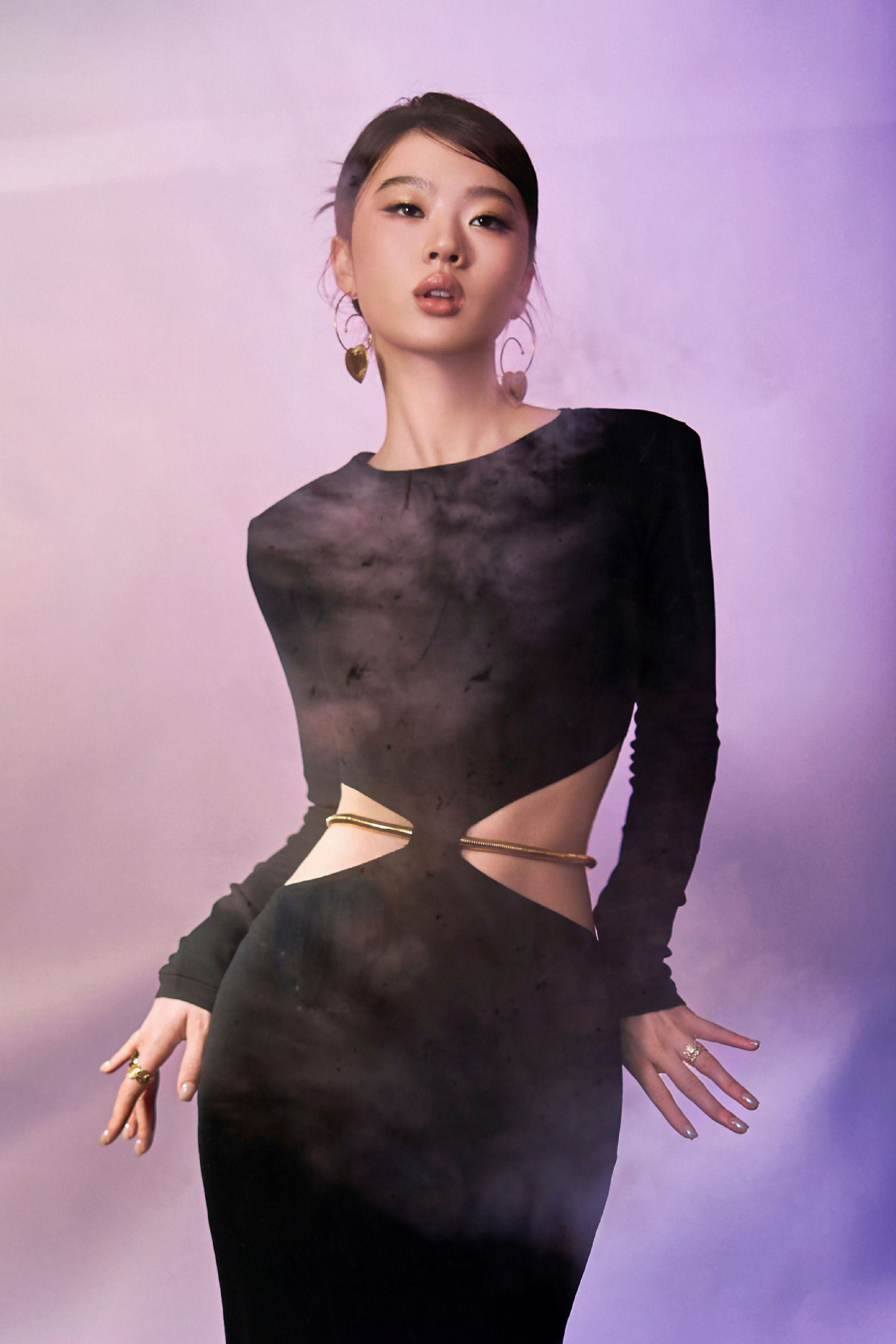 单依纯最新一期歌手2025直播造型揭晓一袭elisabetta franchi 2025