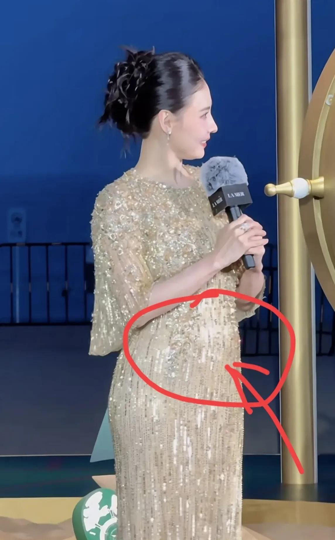 张柏芝,45岁了,给所有女性提了个醒