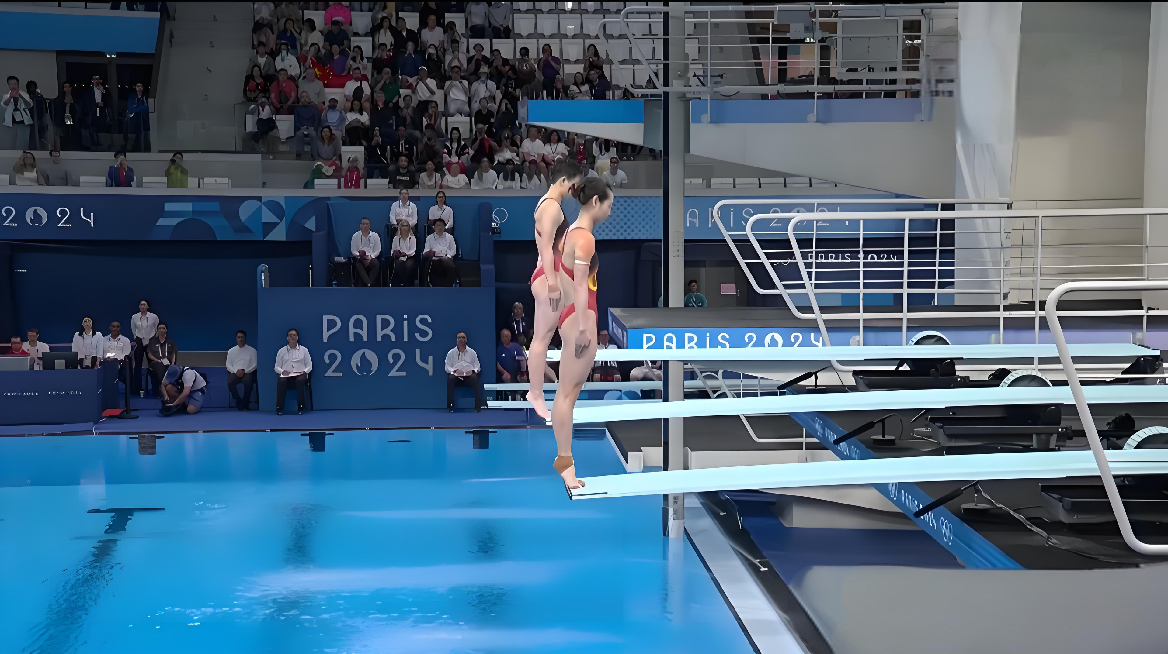 女子3米板决赛在湖北武汉举行,广东选手陈艺文姨硕毖雇 跳板