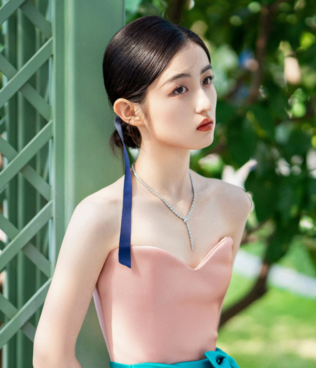 张子枫也算养成系吧,真的变化好大,有种看着家里小孩长大的恍惚感