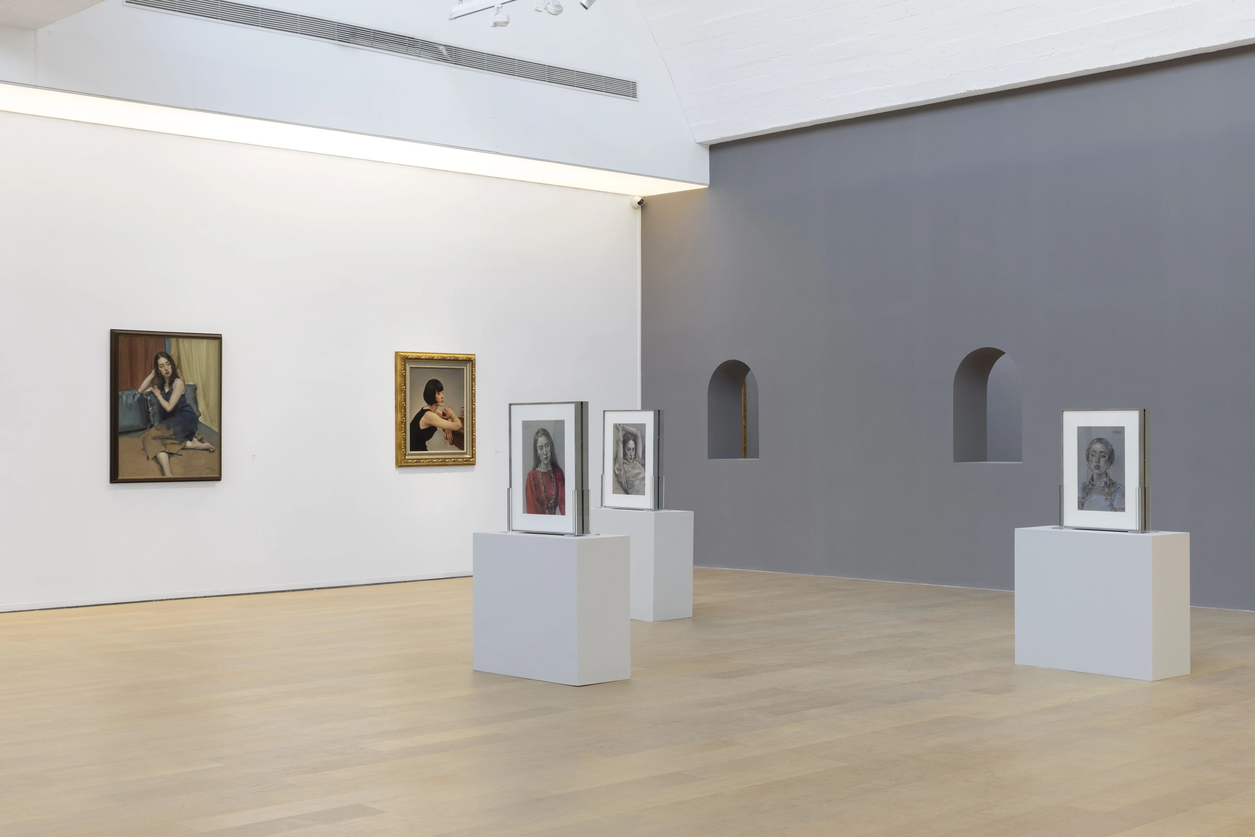 在策展人崔灿灿看来,无论今日世界发生了什么样的变革,庞茂琨总是寻找