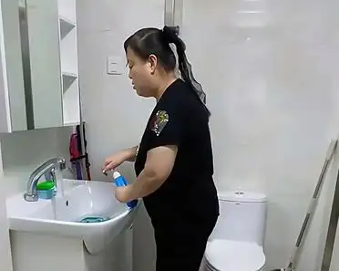 盲人陈燕把导盲犬宠成这样,正常人看了都脸红!谁能想到啊!