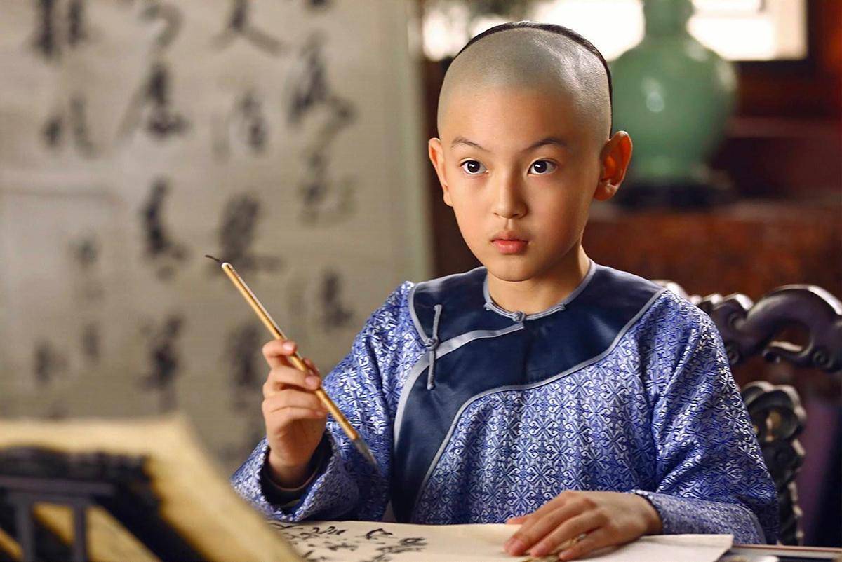 乾隆的八子永璇是淑嘉皇贵妃的儿子,淑嘉皇贵妃很得