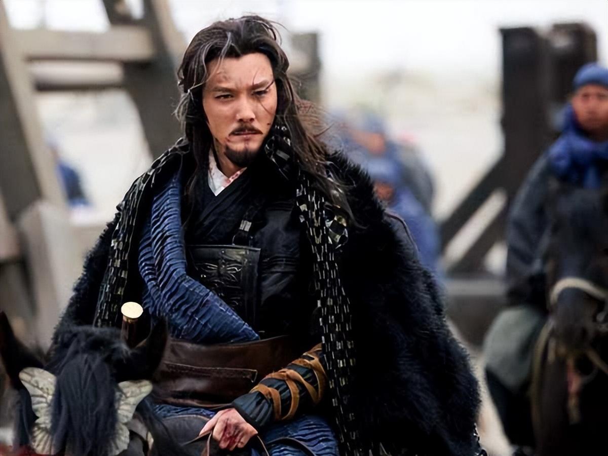 项羽的武力值是很高的,他自小就有武力天赋,但他不爱读书,更不会深入