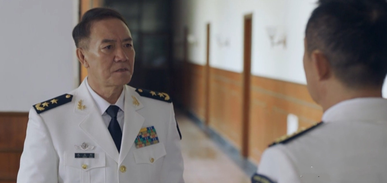 不得不说李幼斌扮演的每一个军官都是非常接地气的  你看《亮剑》中