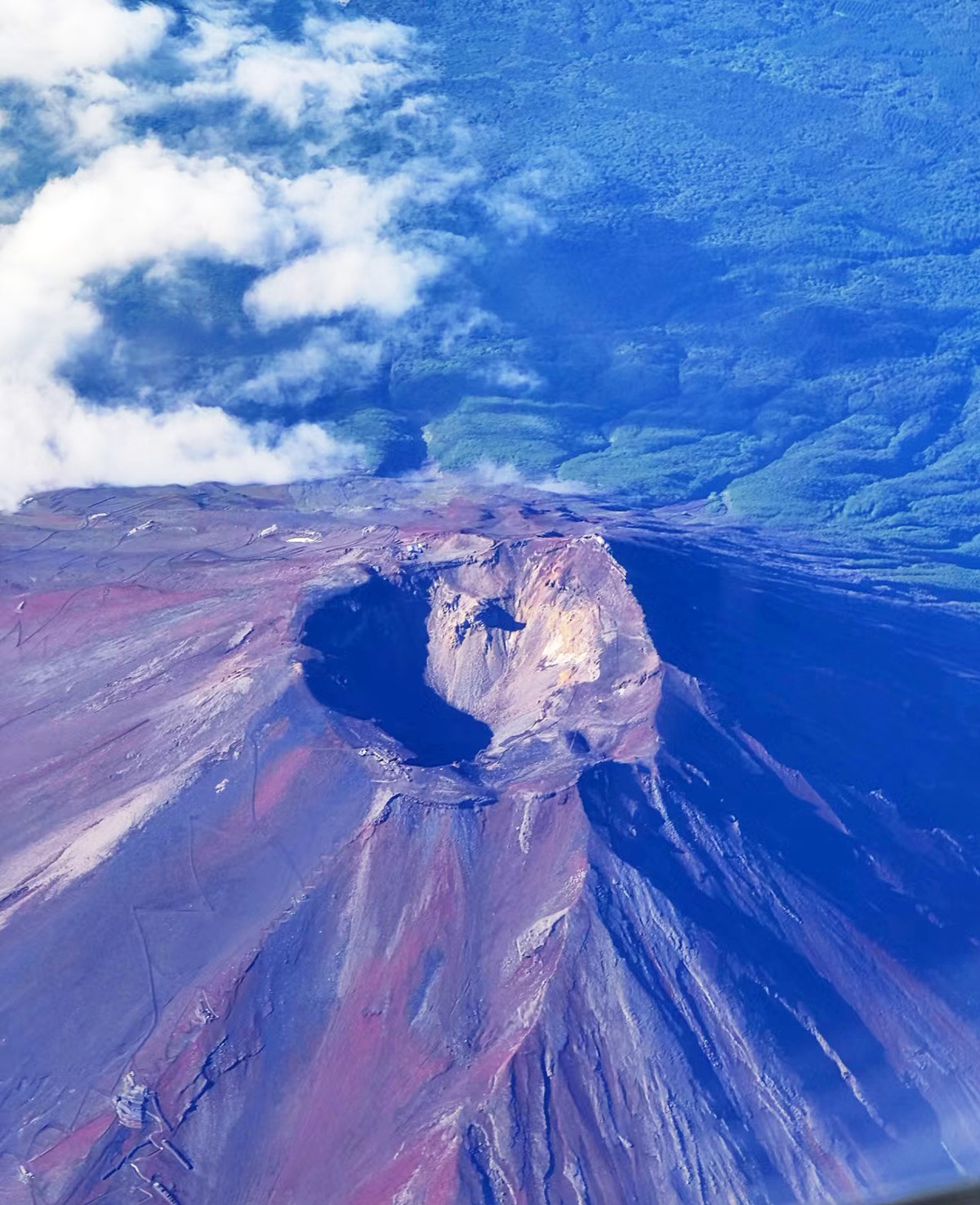 富士山火山口能去么图片