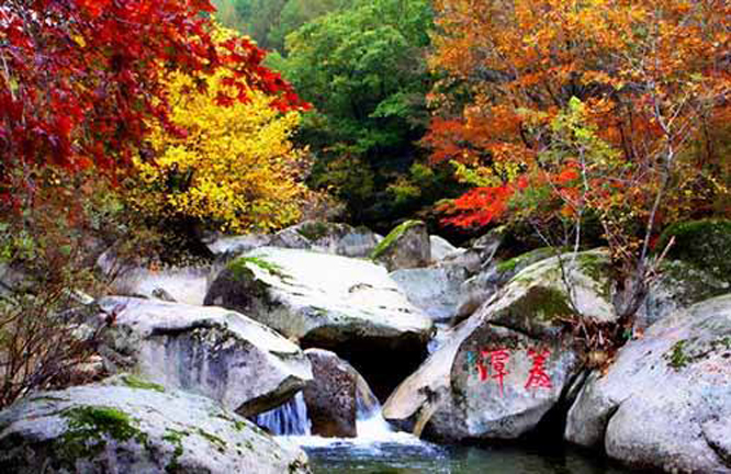 天华山景区简介 天华山位于辽宁省丹东市宽甸满族自治县灌水镇北部