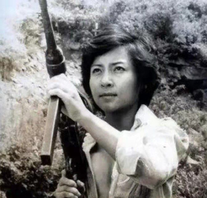 越南女特工阮文慧的最后结局 1979 年初春,中越边境的密林里突然响起