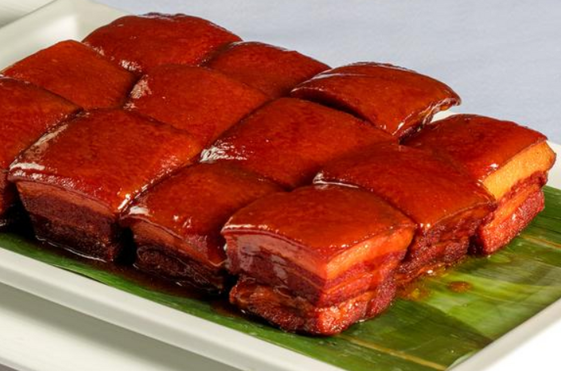 东坡肉作为一道美食,不仅令人垂涎欲滴,更体现了中国烹饪的智慧和历史