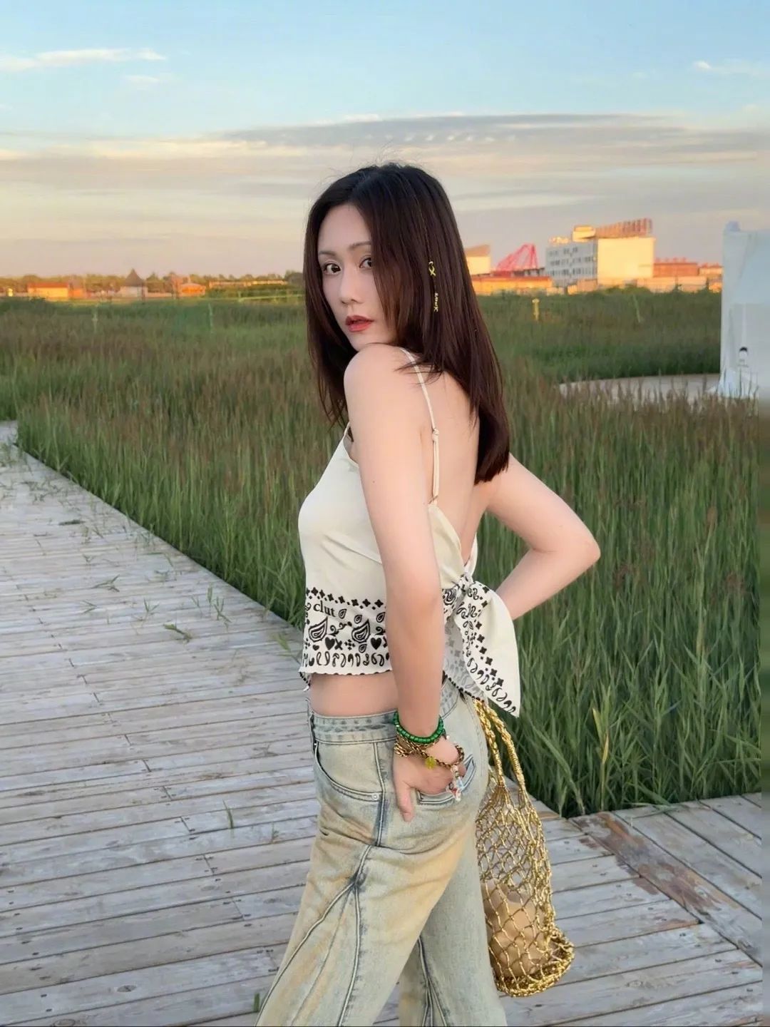 刘芸的美腿堪称惊艳绝伦!