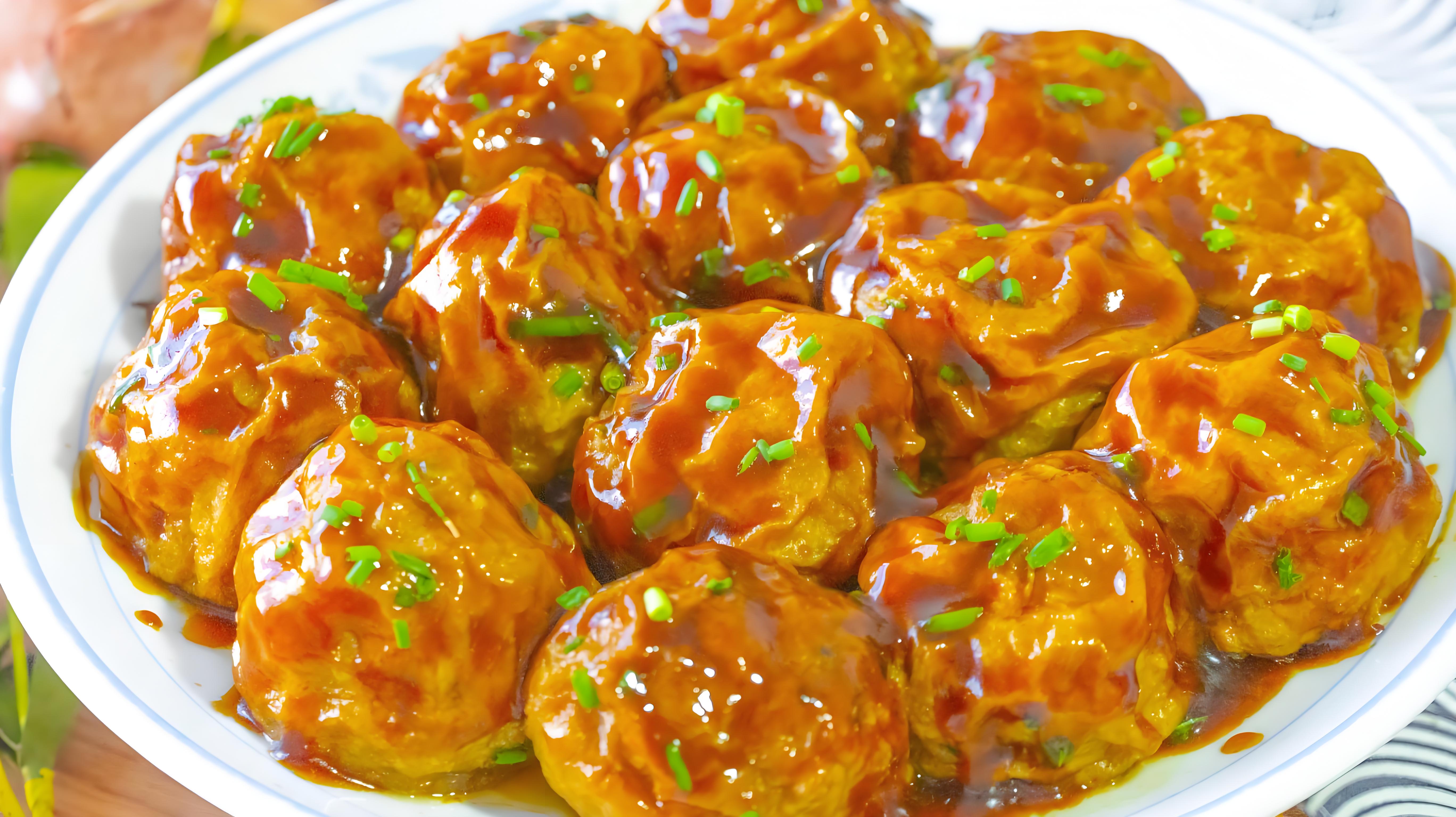 荷包丸子是江苏常州的传统名菜,以瘦猪肉为主要原料,经过精心调制和