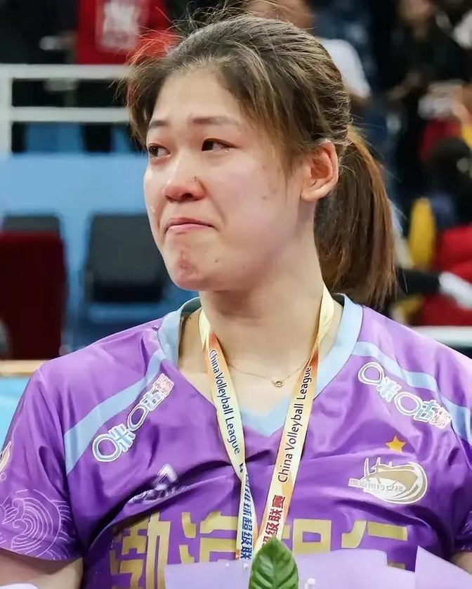 画面里没出现大家熟悉的几位老将,像朱婷,袁心玥,李盈莹,王媛媛和