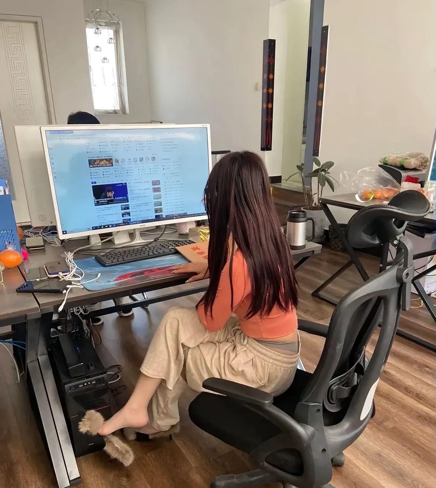 上班穿拖鞋只穿一半?我懂