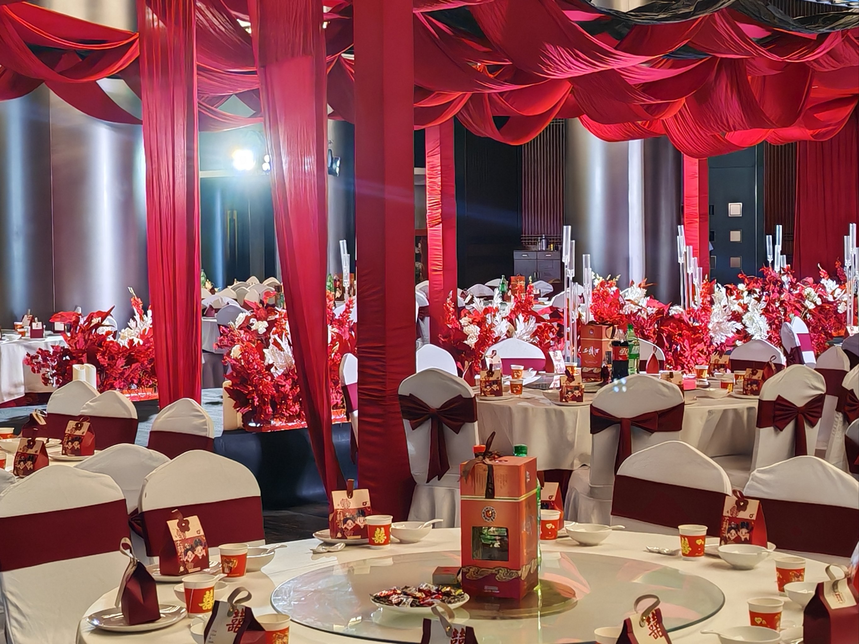 16桌婚宴厅图片香港婚宴连云港海州大厦宴会中心婚宴现场我哥婚礼那天