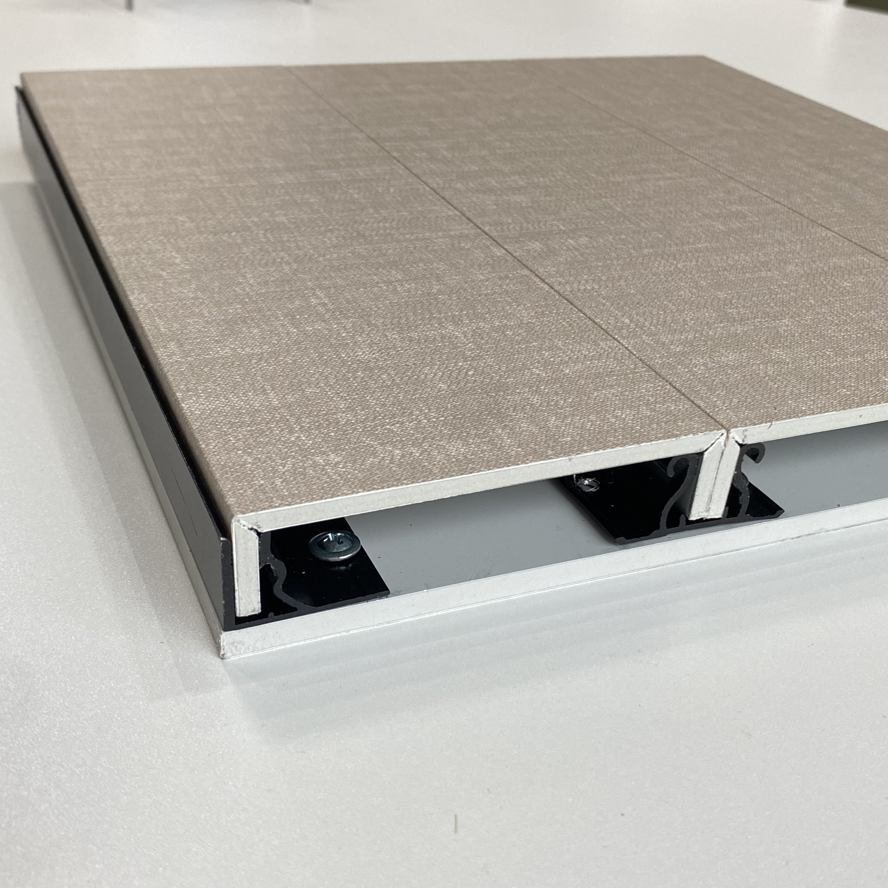 今天,我就来给大家介绍一种新型的装修材料