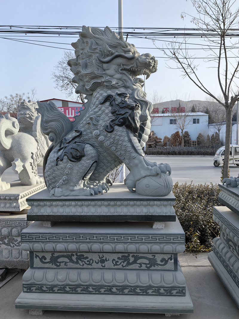 石雕麒麟一对