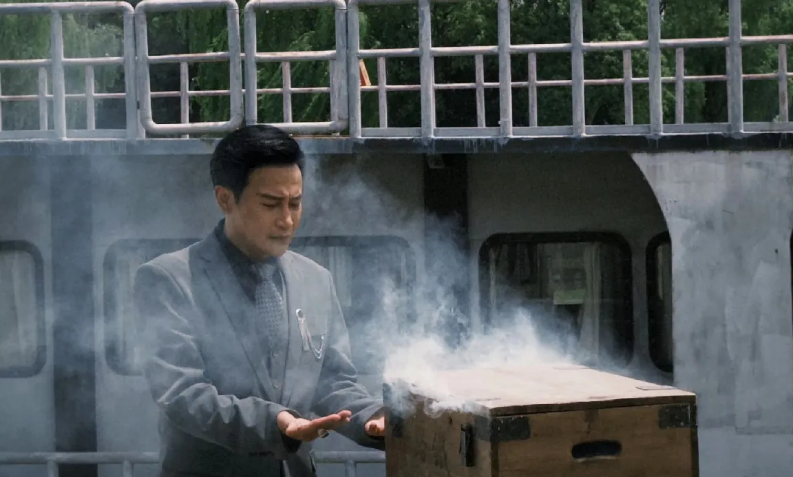 说起来,小时候看《还珠格格》,谁能想到五阿哥旁边那个小跟班,后来的