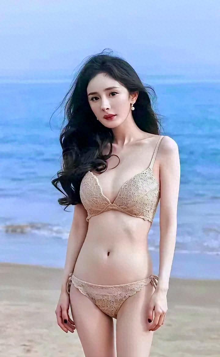 杨幂这组泳池大片,美到词穷,"鲨" 疯全网