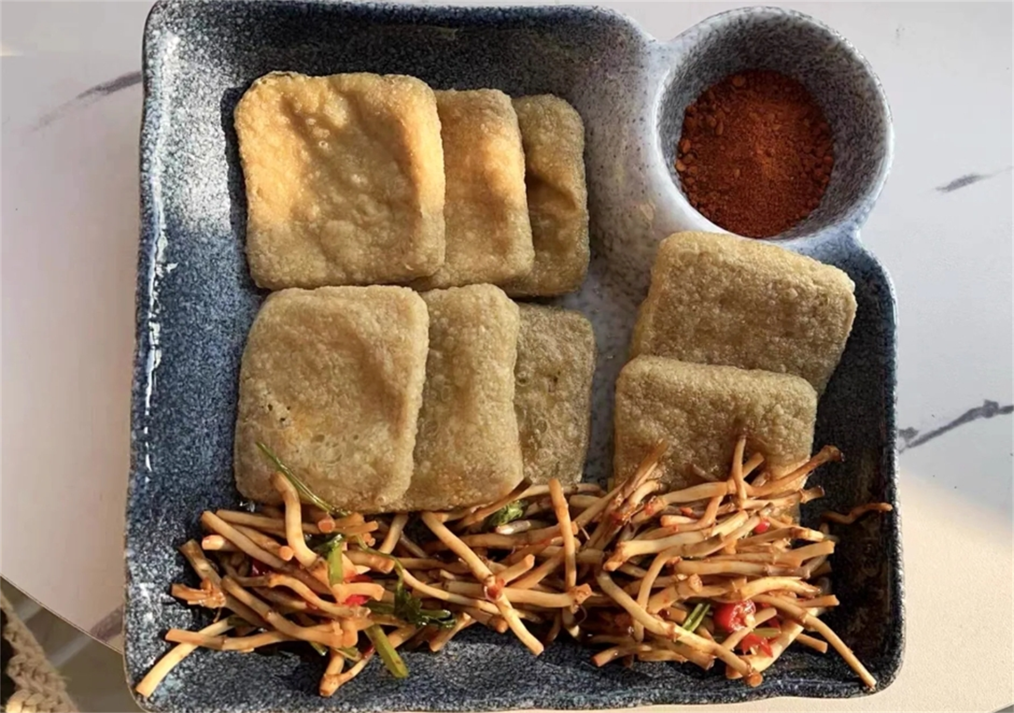 贵州毕节特产,手撕臭豆腐,豆腐都是优质黄豆原料制作,每天现做,保证
