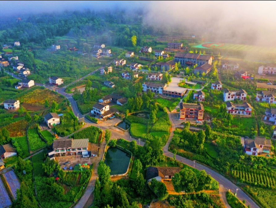 在四川巴中的小镇上,一段错综复杂的情感纠葛悄然上演,一对各自拥有