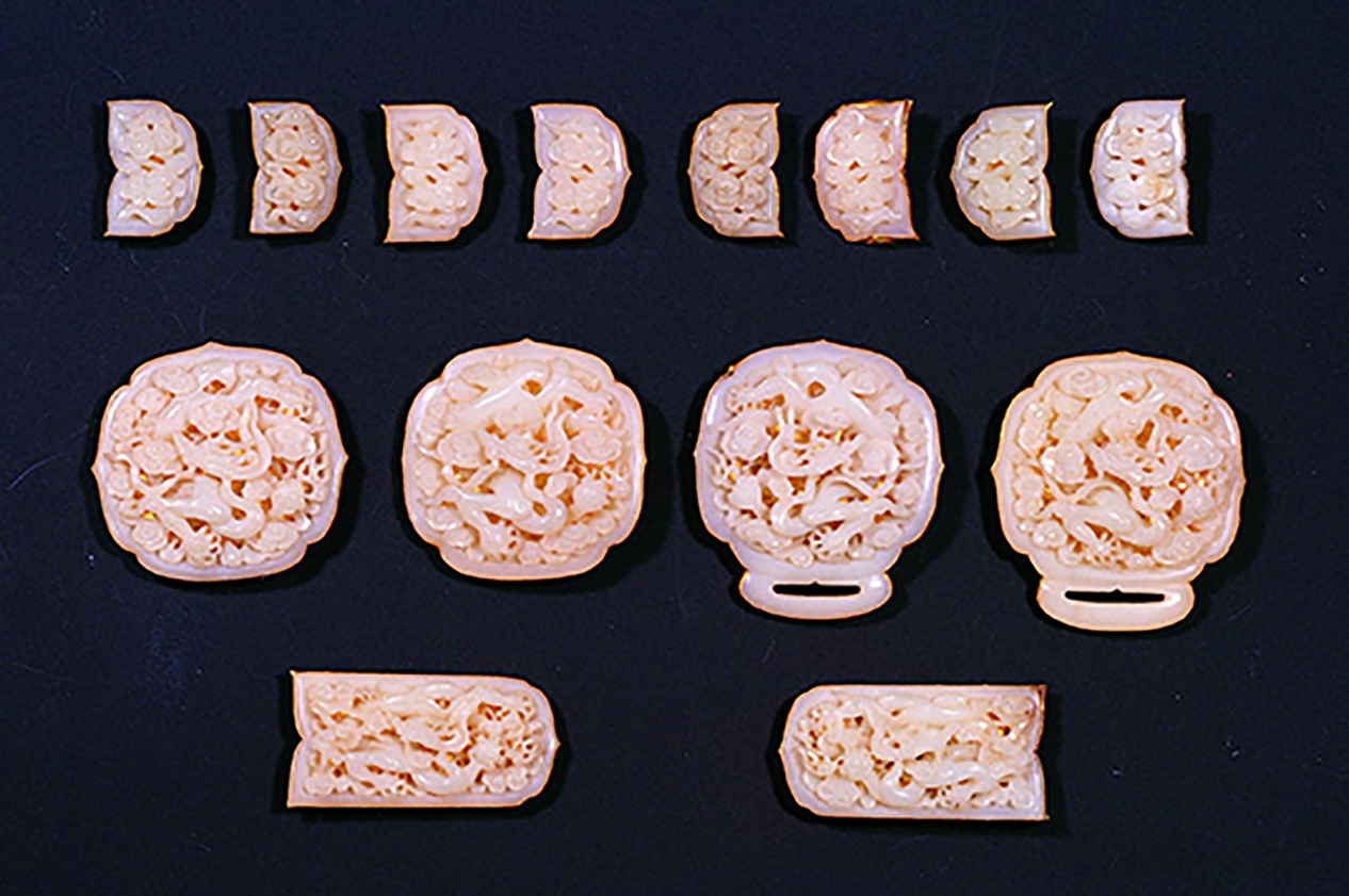 腰带是明代與服制度中不可或缺的部分,有一套完整的定式,一条完整的