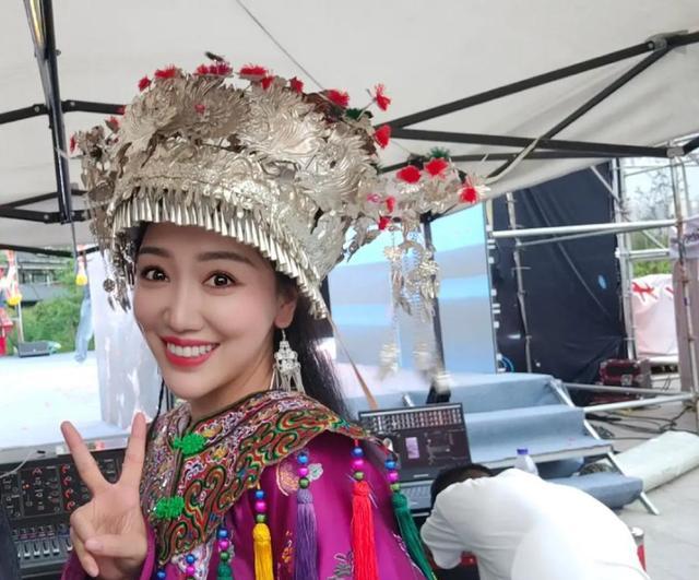 日,湖南法院执行局跨省追逐 1000 多公里,成功控制住 32 岁女星杨雯梓