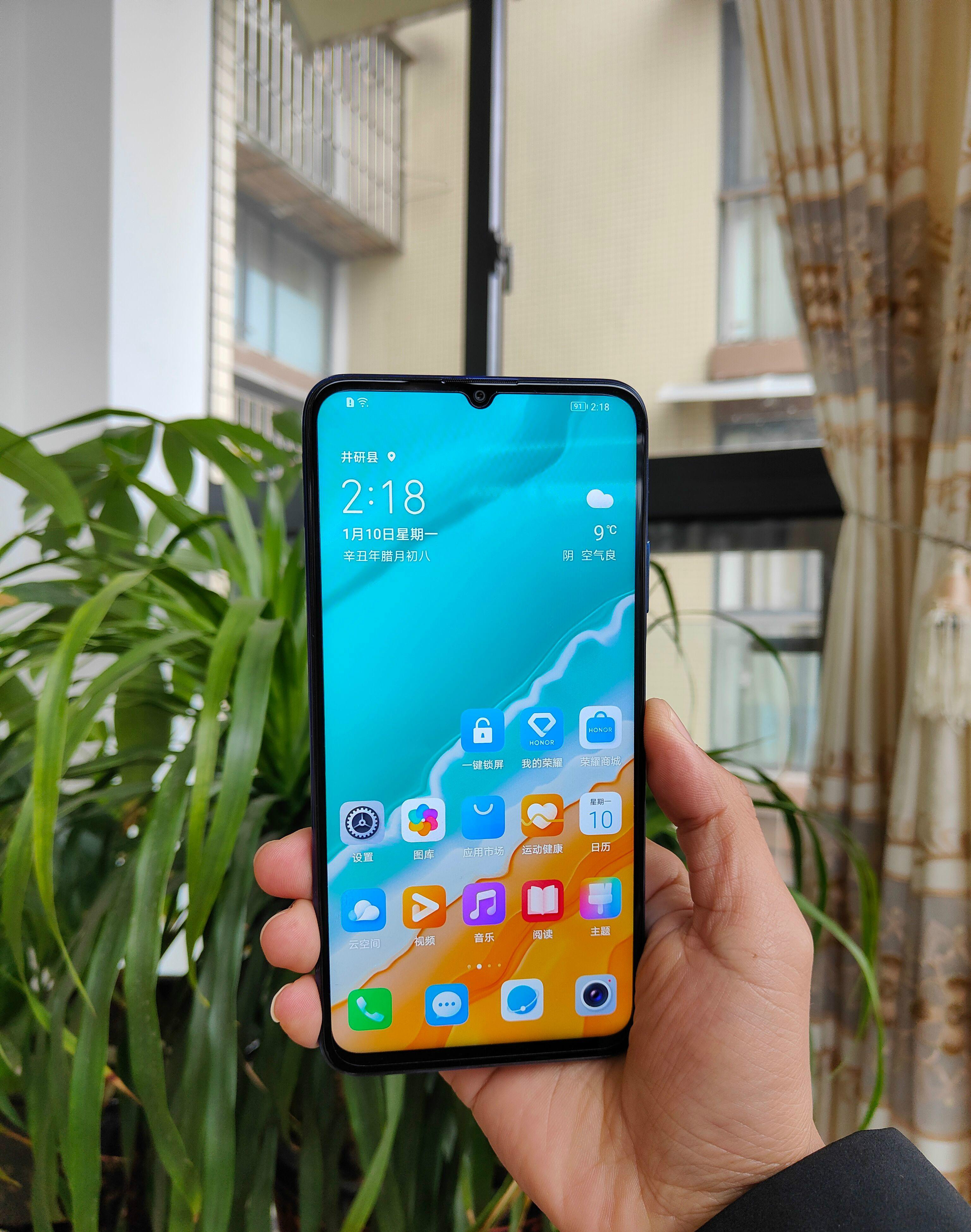 什么牌子手机屏幕好(什么牌子手机信号最好最强排名)