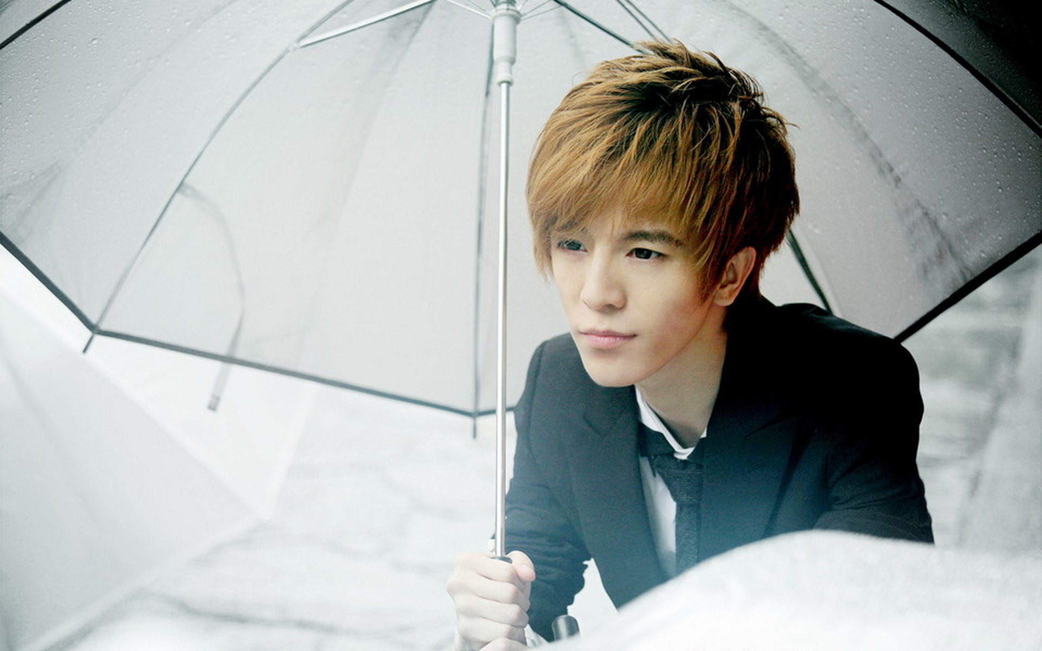 郭敬明,这个在华语文坛上独树一帜的名字,被广大粉丝亲切地称作"