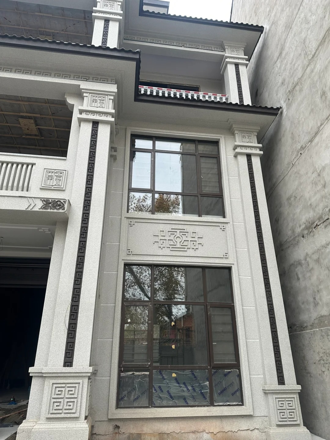 你们知道吗,eps线条是一种非常环保且优质的装饰建材产品,特别适合