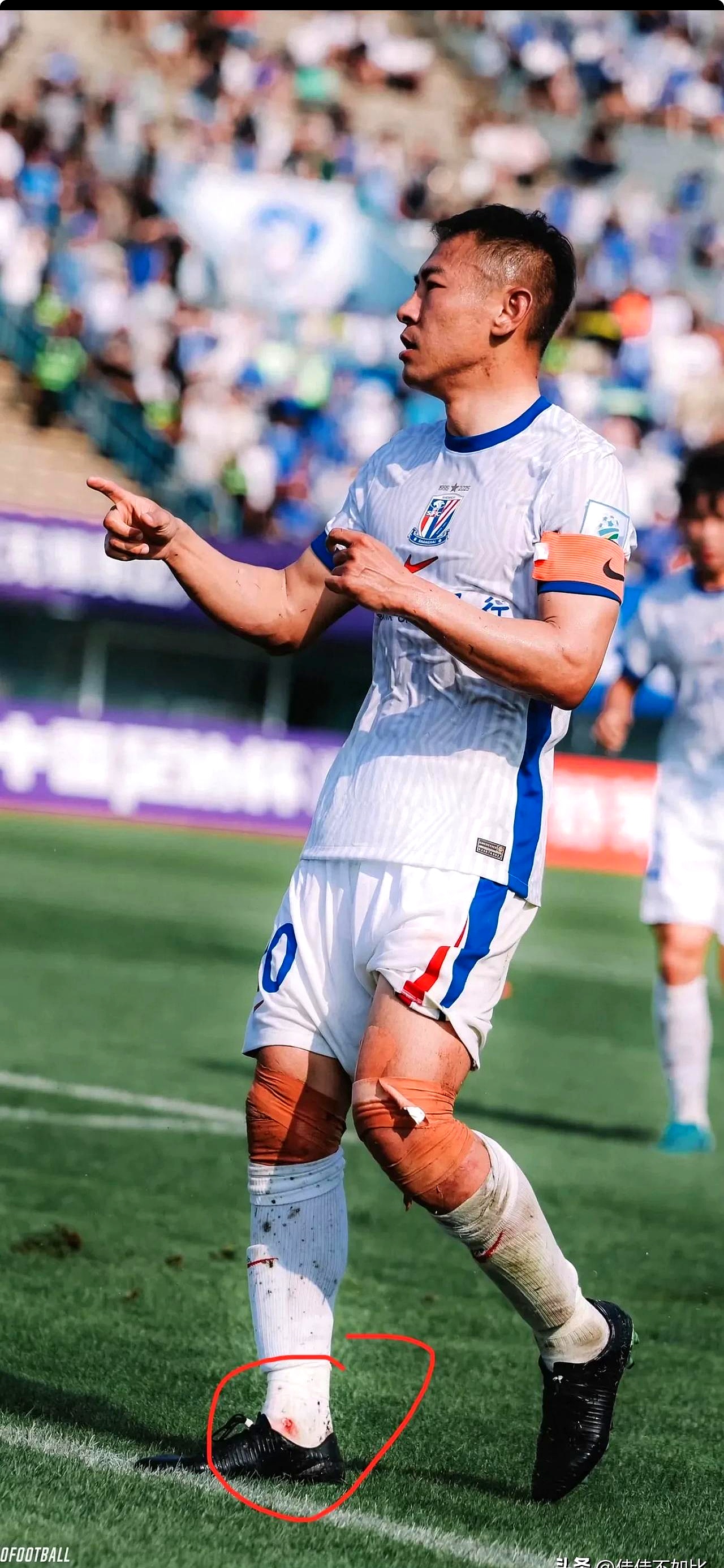 于汉超,他说得特别实在:当年自己都快没球踢了,是申花给了他机会重新