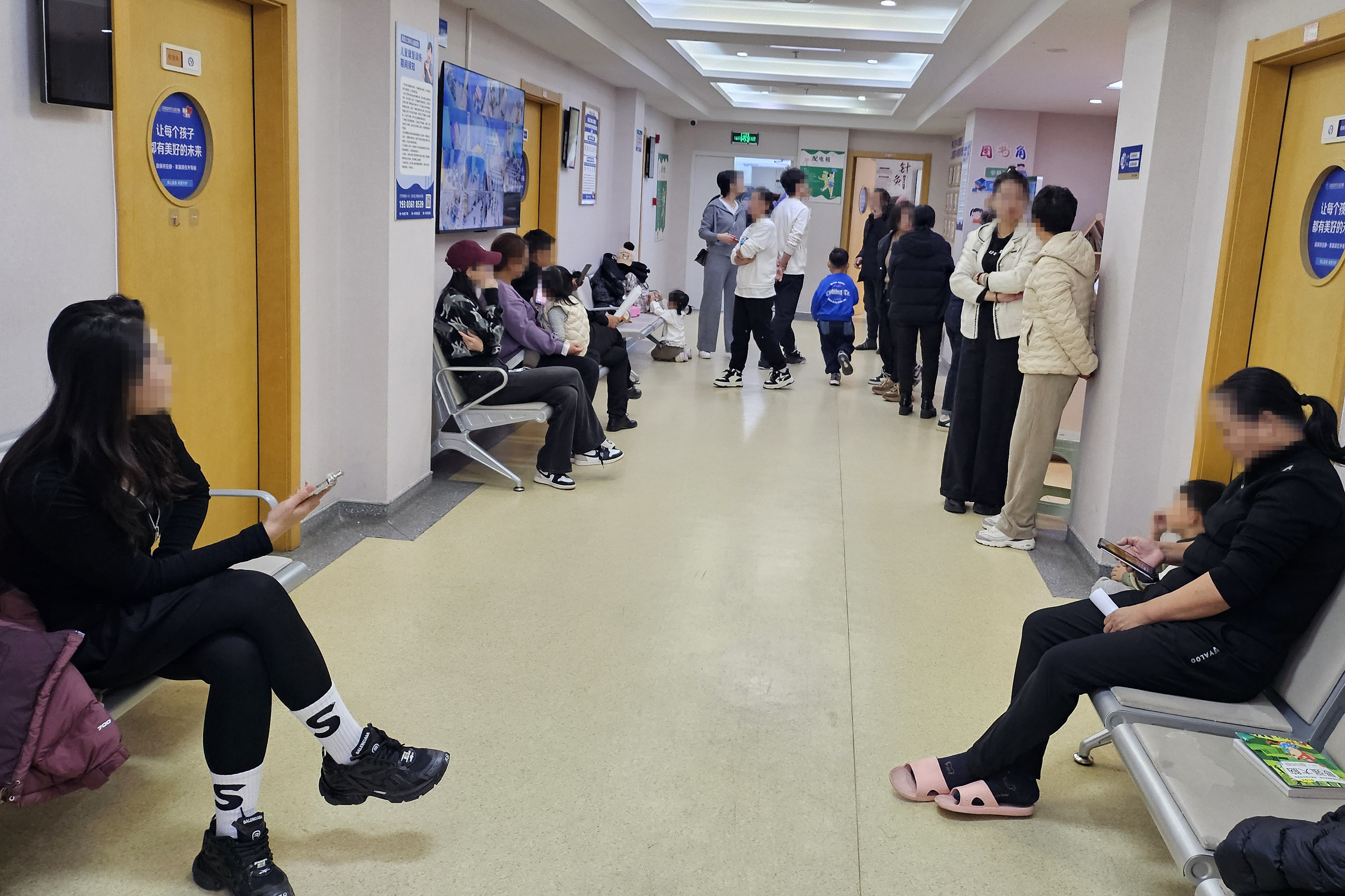 同仁医院住院办理陪诊挂号儿童就诊情绪疏导，轻松配合诊疗的简单介绍