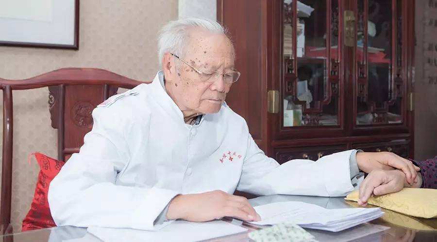 国医大师张镜人