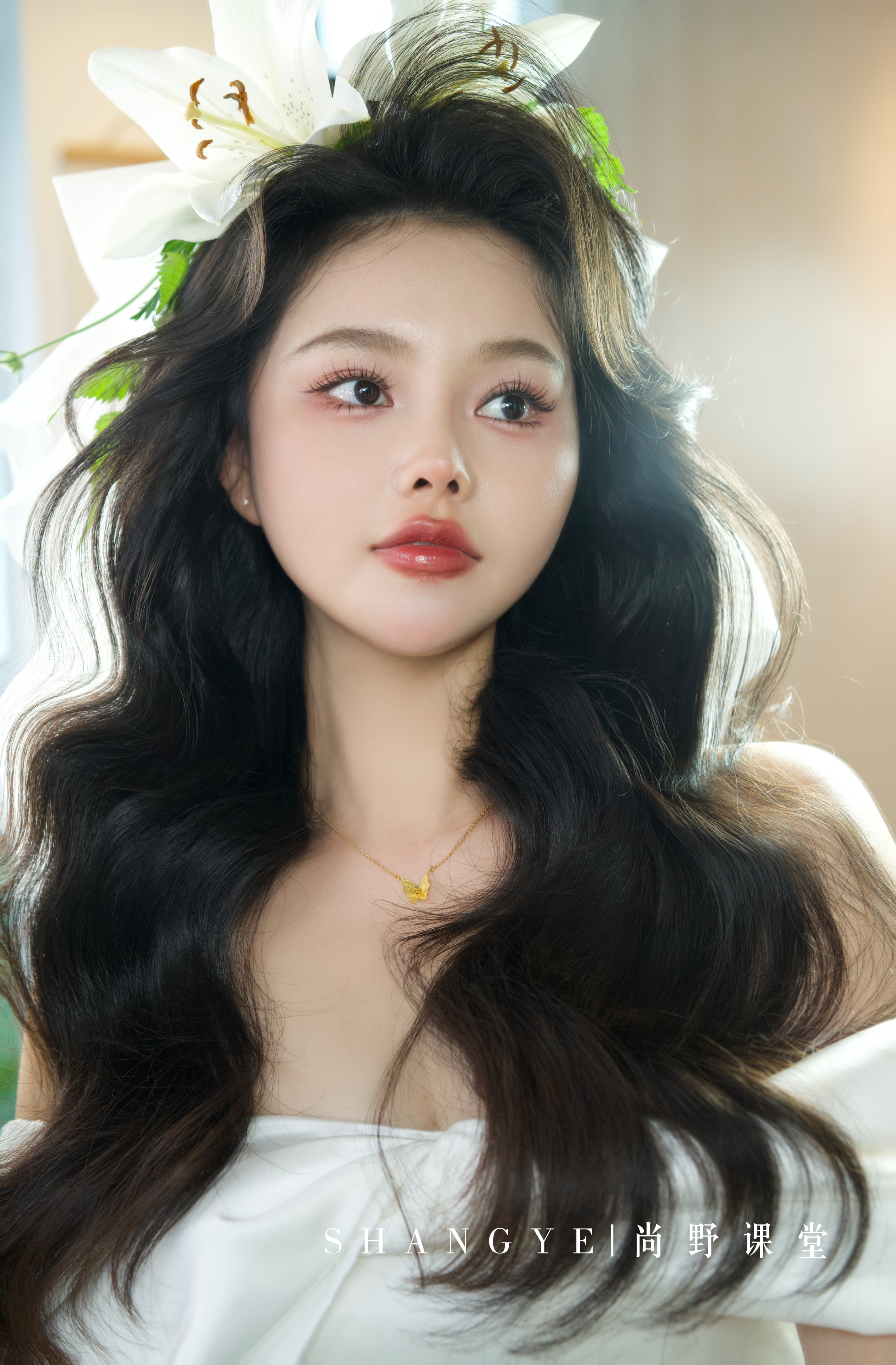 鲜花新娘 披发抽丝纹理造型 发型轮廓和纹理弧度很重要