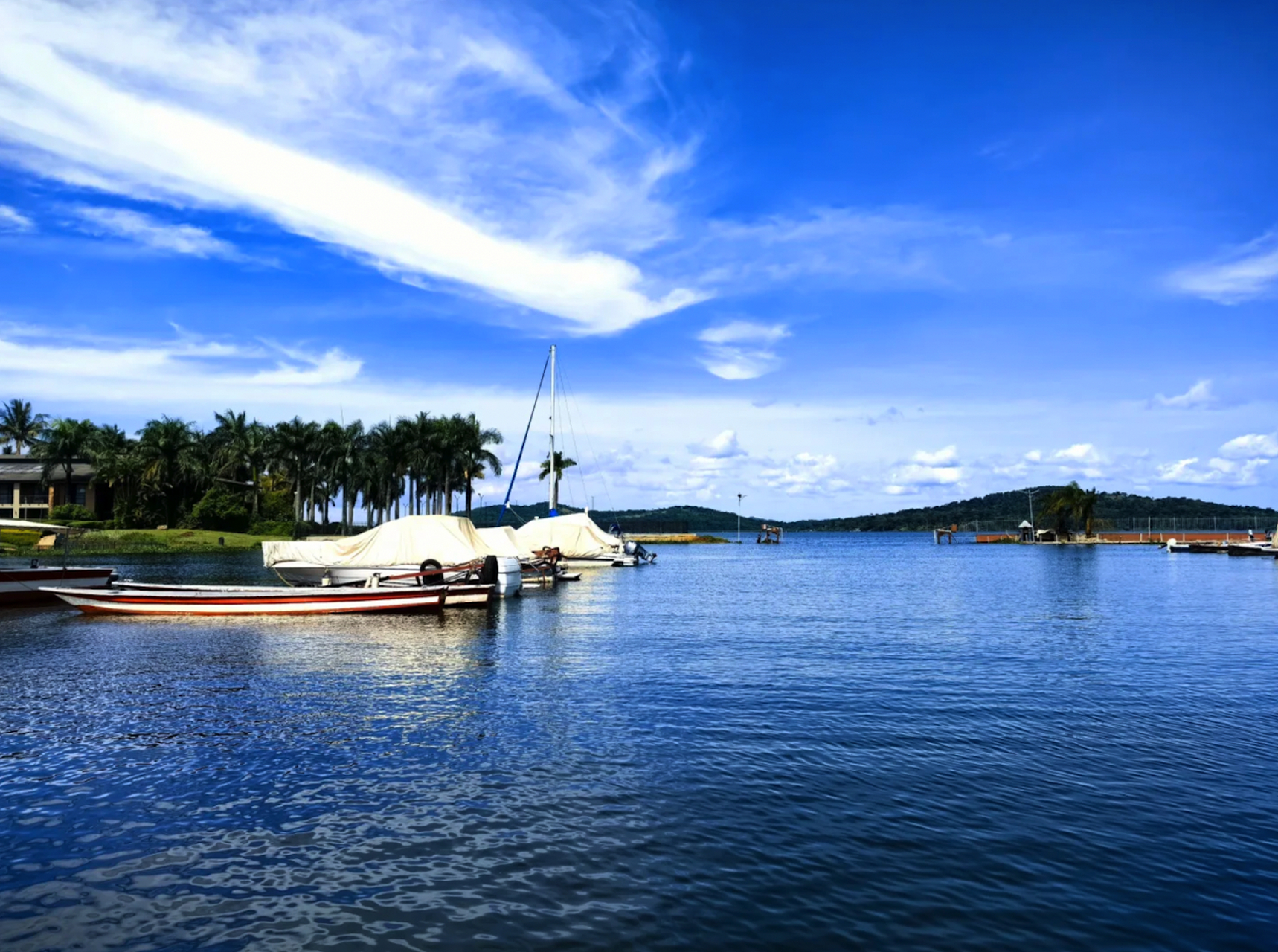 维多利亚湖(victoria nyanza)位于东非高原,是非洲最大的湖泊,也是