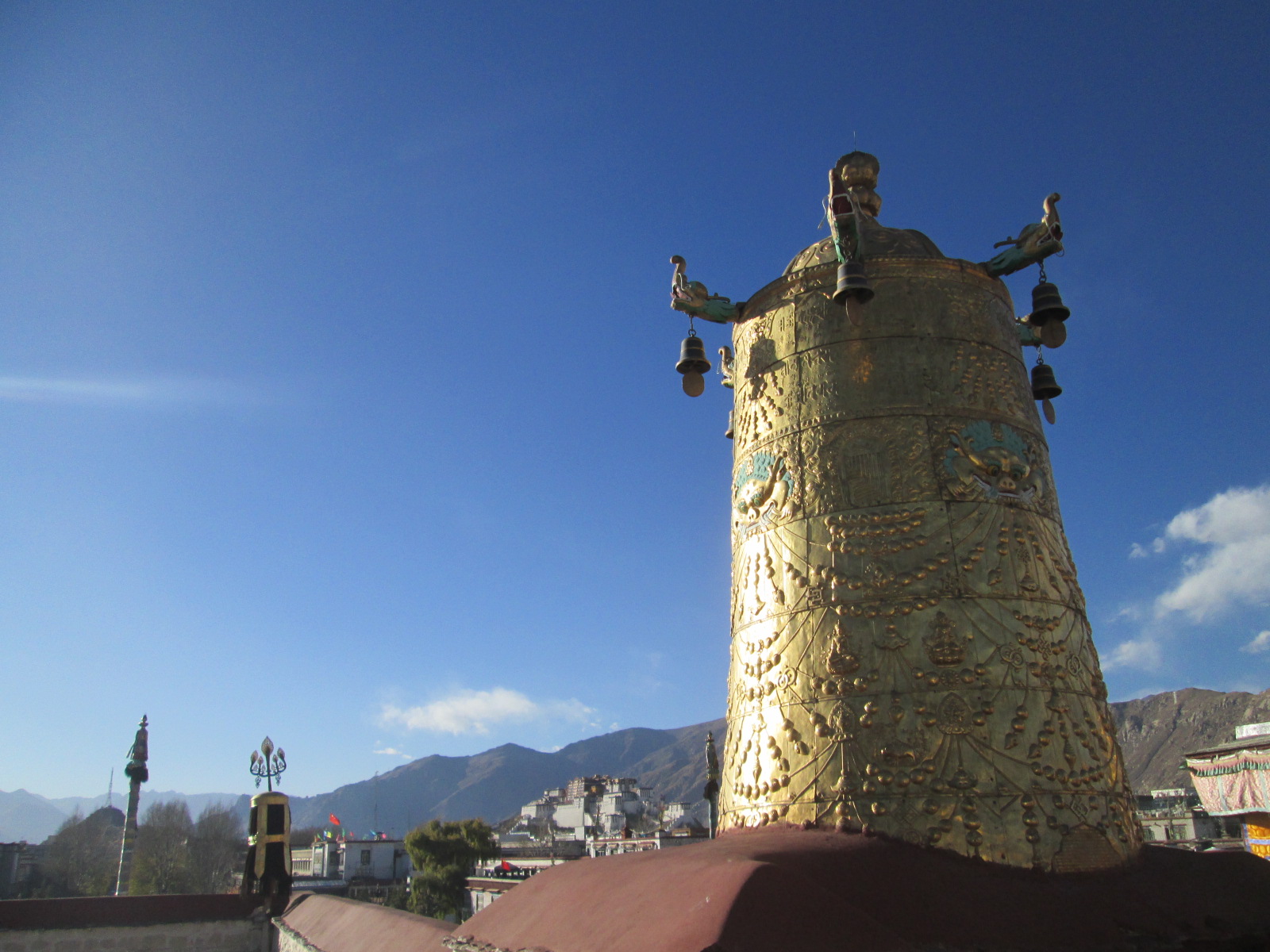 ,是八廓街的地标景点之一 ,由松赞干布所皆祆