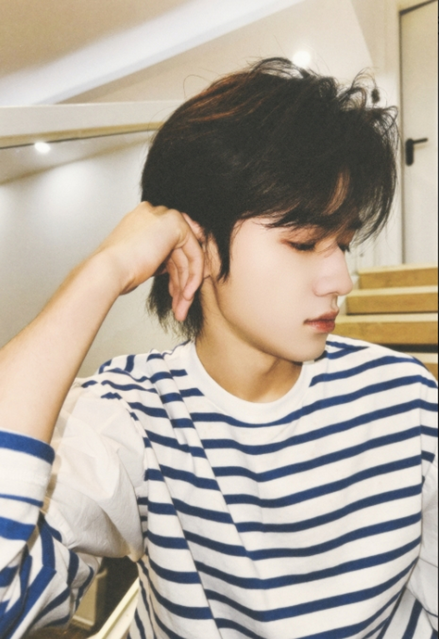 不仅粉丝喜欢你,连蚊子也喜欢你[捂脸]@时代少年团-宋亚轩